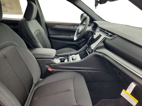 New 2026 Jeep Grand Cherokee L Laredo RWD image 24