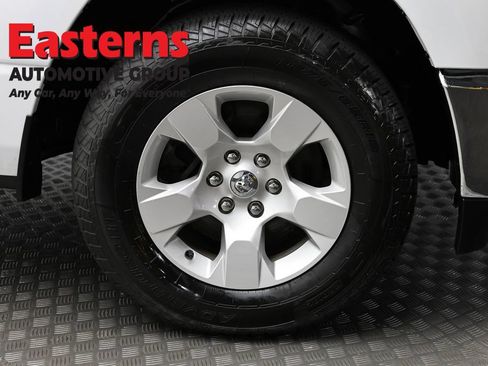 Used 2023 RAM 1500 Big Horn AWD/4WD image 32