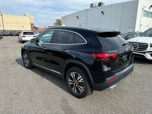 Used 2025 Mercedes-Benz GLA 250 image 4