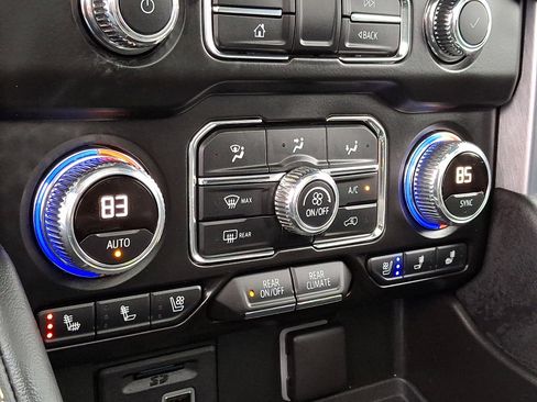 Used 2021 GMC Yukon SLT w/ SLT Premium Package image 19