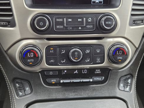 Used 2019 GMC Yukon XL Denali w/ Denali Ultimate Package AWD/4WD image 19