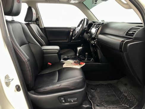 Used 2022 Toyota 4Runner TRD Off-Road Premium w/ Moonroof Package AWD/4WD image 40