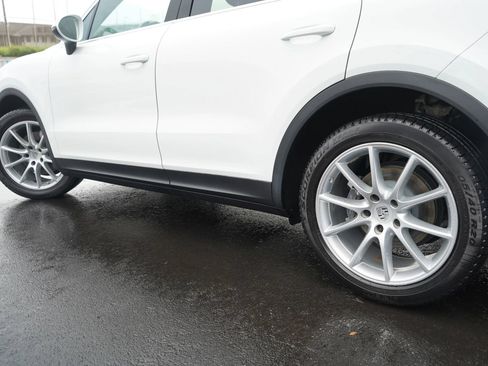 Used 2019 Porsche Cayenne AWD/4WD image 4