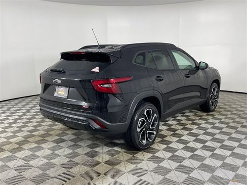 New 2026 Chevrolet Trax RS w/ Sunroof Package image 23