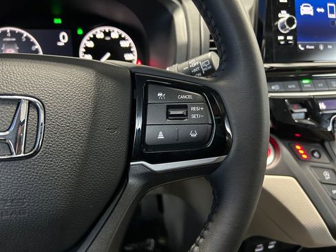 Used 2025 Honda Odyssey EX-L image 17