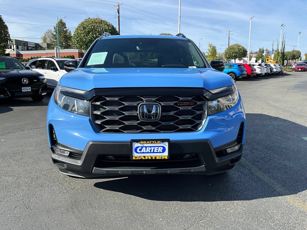 Used 2024 Honda Passport TrailSport image 2