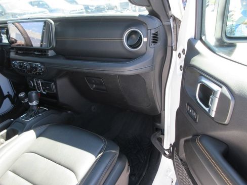 Used 2024 Jeep Wrangler Unlimited Sahara w/ Technology Group AWD/4WD image 20