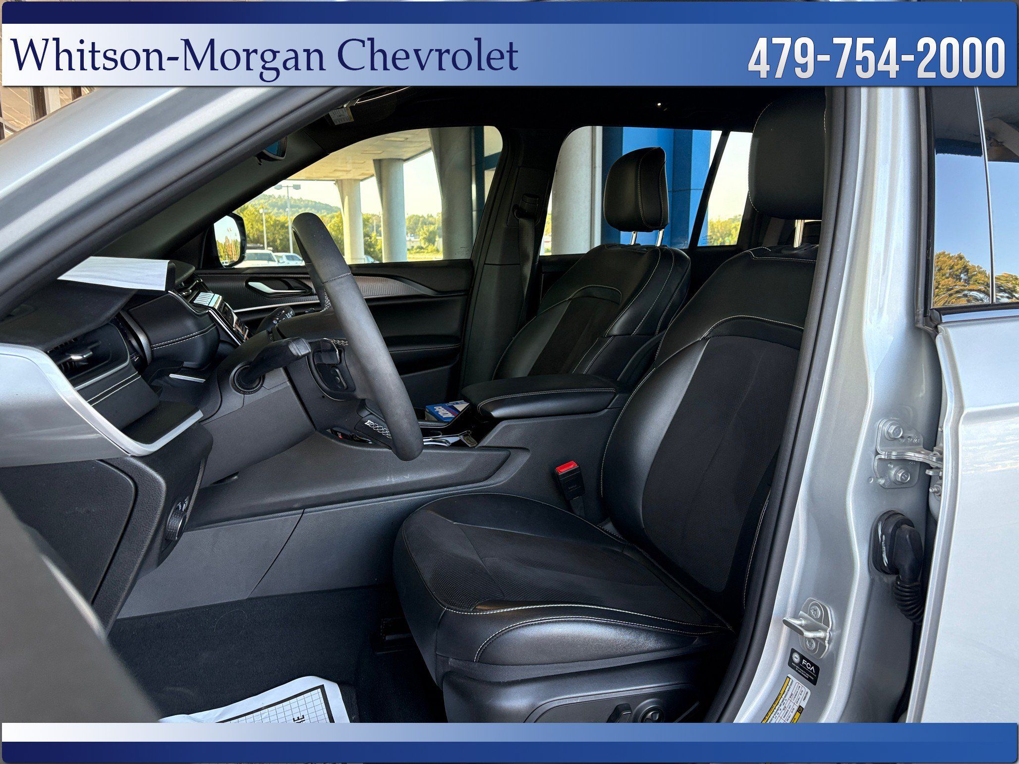 Used 2023 Jeep Grand Cherokee Altitude AWD/4WD image 9