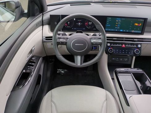 Used 2025 Hyundai Tucson Limited image 15