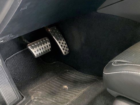 Used 2023 Chrysler 300 C image 22