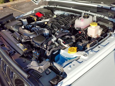 Used 2024 Jeep Gladiator Sport image 36