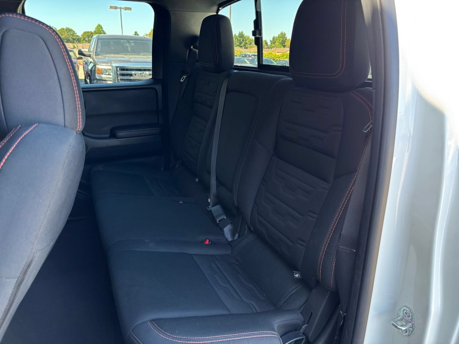 Used 2026 Nissan Frontier PRO-4X AWD/4WD image 38