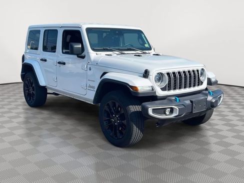 Used 2024 Jeep Wrangler Unlimited Sahara AWD/4WD image 4