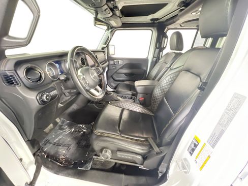 Used 2021 Jeep Wrangler Unlimited Sahara AWD/4WD image 21