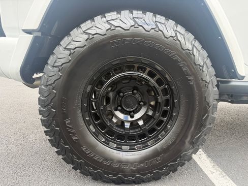 Used 2021 Jeep Wrangler Unlimited Sahara AWD/4WD image 12