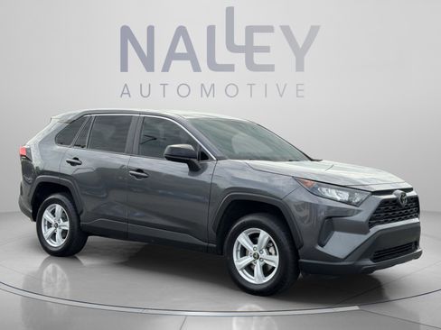 Used 2022 Toyota RAV4 LE w/ Carpet Mat Package (TMS) AWD/4WD image 10