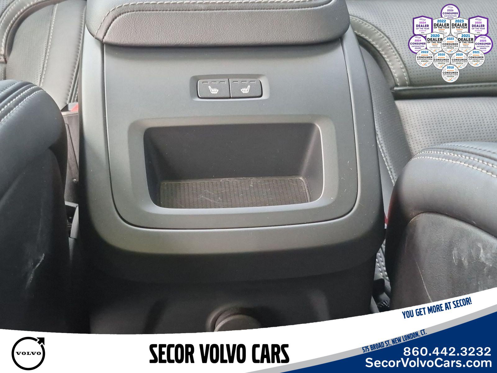 Used 2024 Volvo XC60 T8 Ultimate w/ Protection Package Premier AWD/4WD image 19