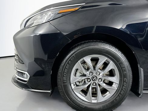 Used 2021 Toyota Sienna XLE w/ XLE Plus Package image 12