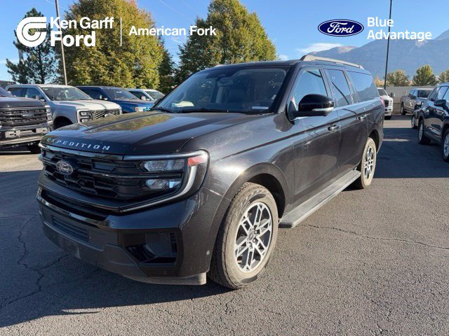 Used 2025 Ford Expedition Max Active AWD/4WD image 1