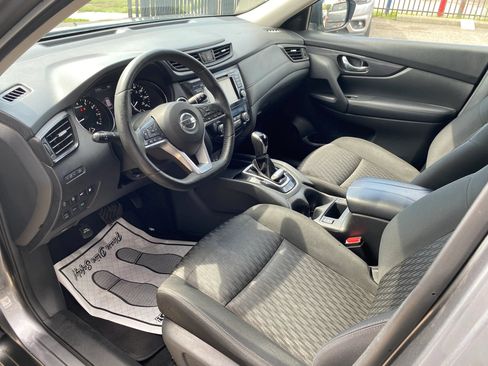 Used 2019 Nissan Rogue SV AWD/4WD image 3