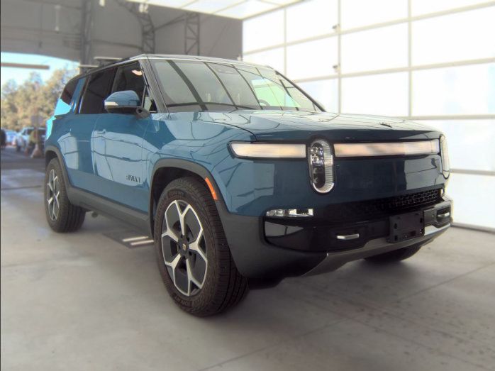 Used 2024 Rivian R1S Adventure Dual AWD/4WD image 1