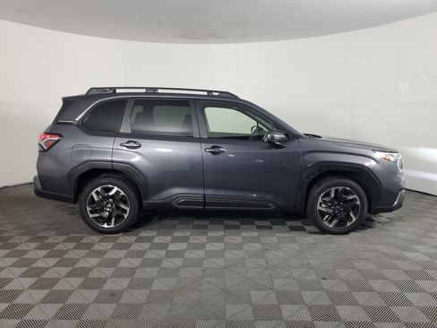 Used 2025 Subaru Forester Limited image 3