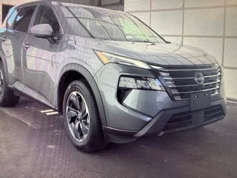 Certified 2025 Nissan Rogue SV FWD image 12