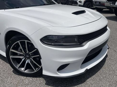 Used 2023 Dodge Charger R/T w/ Technology Group RWD image 9
