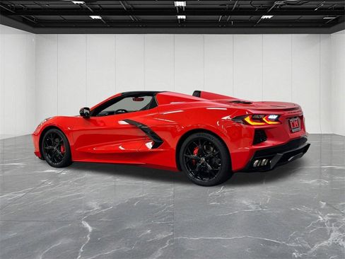 Used 2022 Chevrolet Corvette Stingray Preferred Conv w/ 2LT image 3