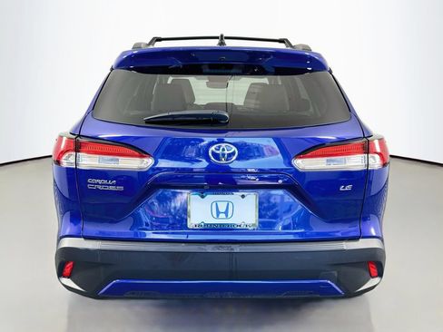 Used 2025 Toyota Corolla Cross LE FWD image 6