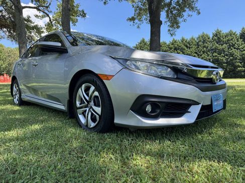 Used 2017 Honda Civic LX image 9