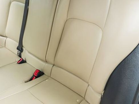 Used 2011 Lexus CT 200h Premium FWD image 33