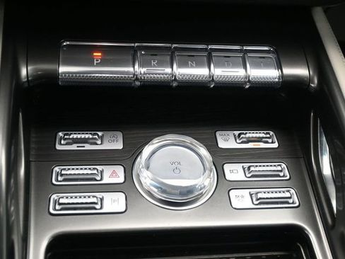 Used 2024 Lincoln Nautilus Reserve image 12