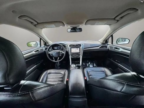 Used 2019 Ford Fusion SE FWD image 14