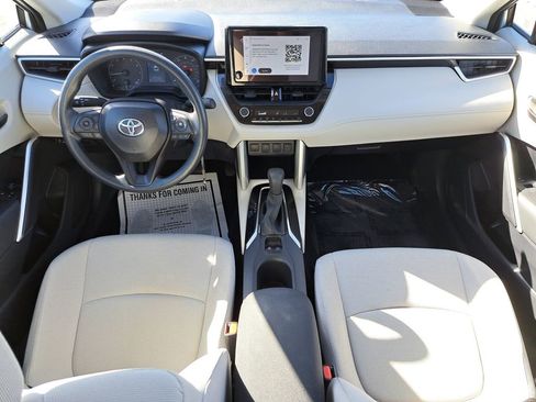 Certified 2025 Toyota Corolla Cross L image 9