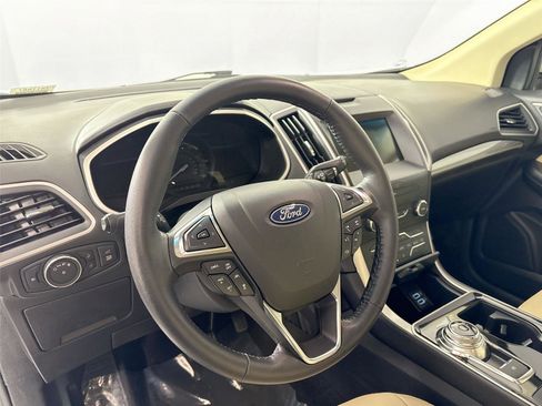 Used 2019 Ford Edge SEL w/ Equipment Group 201A image 4