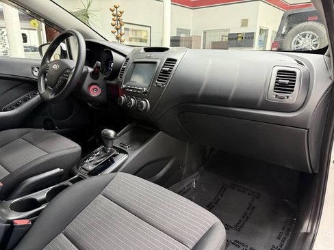 Used 2018 Kia Forte LX w/ LX Popular Package FWD image 18