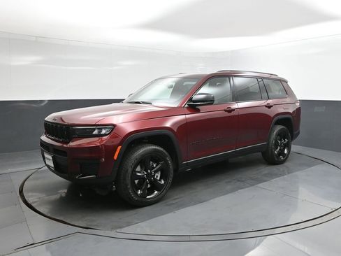 New 2025 Jeep Grand Cherokee L Altitude image 1