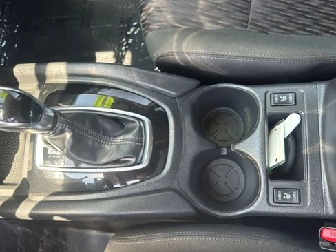 Used 2020 Nissan Rogue SV FWD image 11