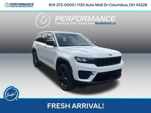 Used 2023 Jeep Grand Cherokee Altitude AWD/4WD image 1