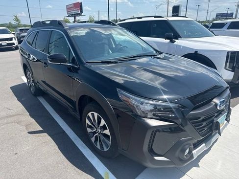 Used 2024 Subaru Outback Limited AWD/4WD image 2