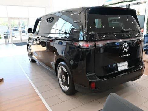 New 2025 Volkswagen ID. Buzz Pro S RWD image 10