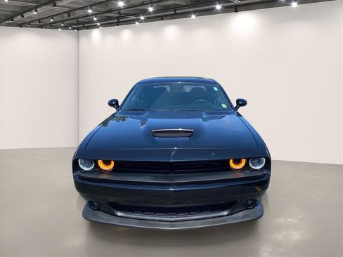 Used 2019 Dodge Challenger R/T w/ Blacktop Package RWD image 2