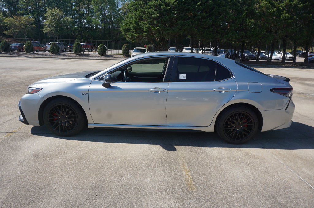 Used 2022 Toyota Camry SE FWD image 19