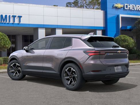 New 2026 Chevrolet Equinox EV LT image 3