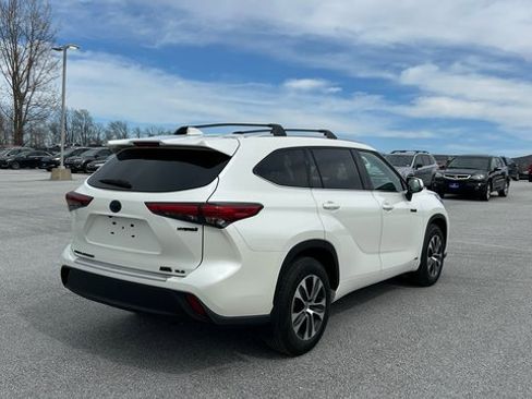 Used 2021 Toyota Highlander XLE image 5
