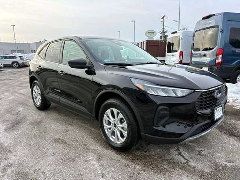 Used 2025 Ford Escape Active w/ Cold Weather Package AWD/4WD image 1