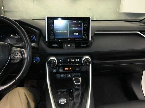 Used 2019 Toyota RAV4 XSE w/ Carpet Mat Package AWD/4WD image 15