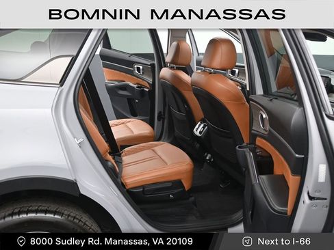 Used 2023 Kia Sorento SX Prestige image 10