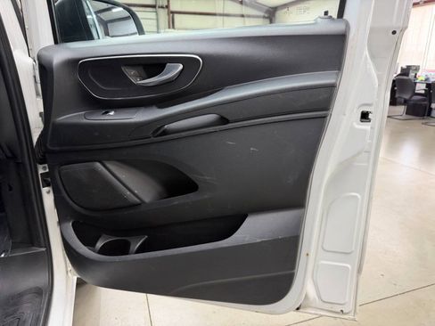 Used 2019 Mercedes-Benz Metris Passenger image 14